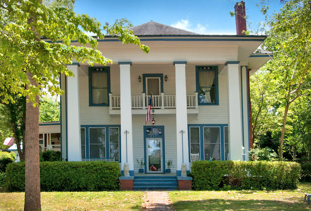 Explore Historic Downtown Canton, GA: Top Attractions \u0026 Activities, image size:1080x733