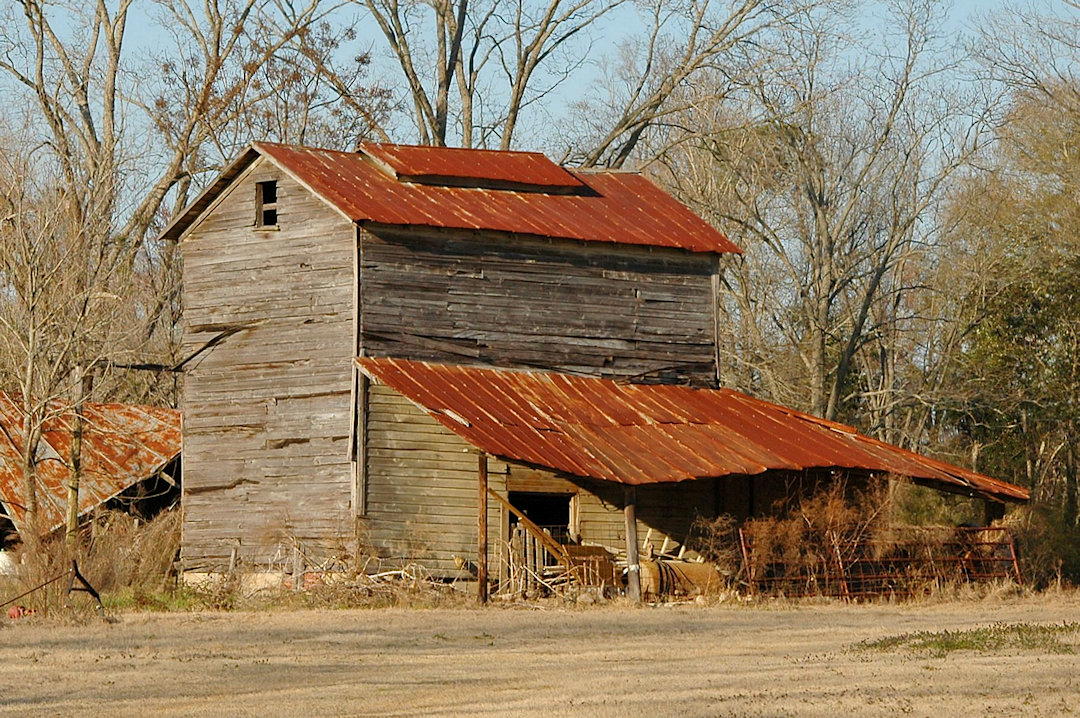 what is a tobacco barn Tobacco Barn, Irwin County